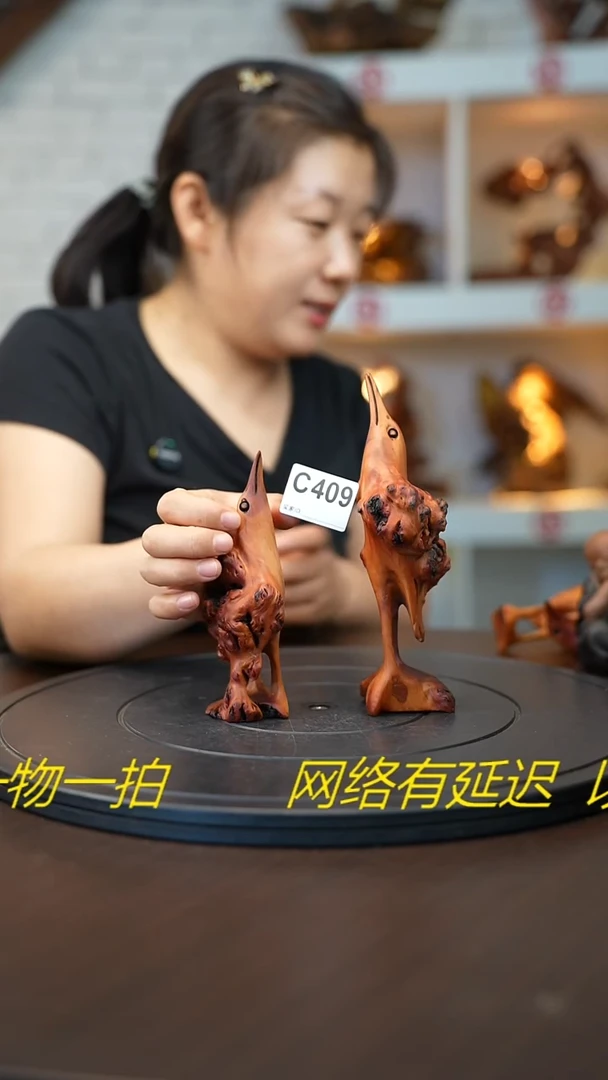 木木雕款春*云南黑果木摆件  2件