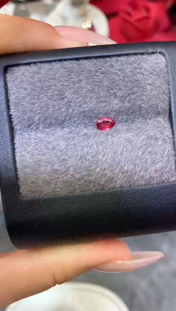 裸石尖晶石水滴 火莲花色调 0.34ct