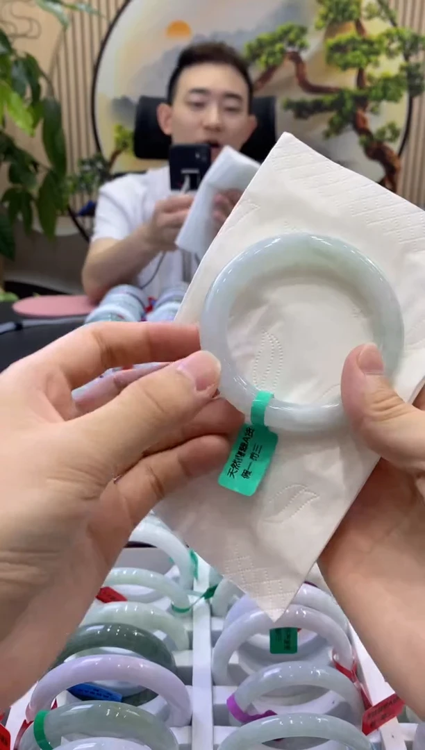 翡翠手镯未镶嵌2419