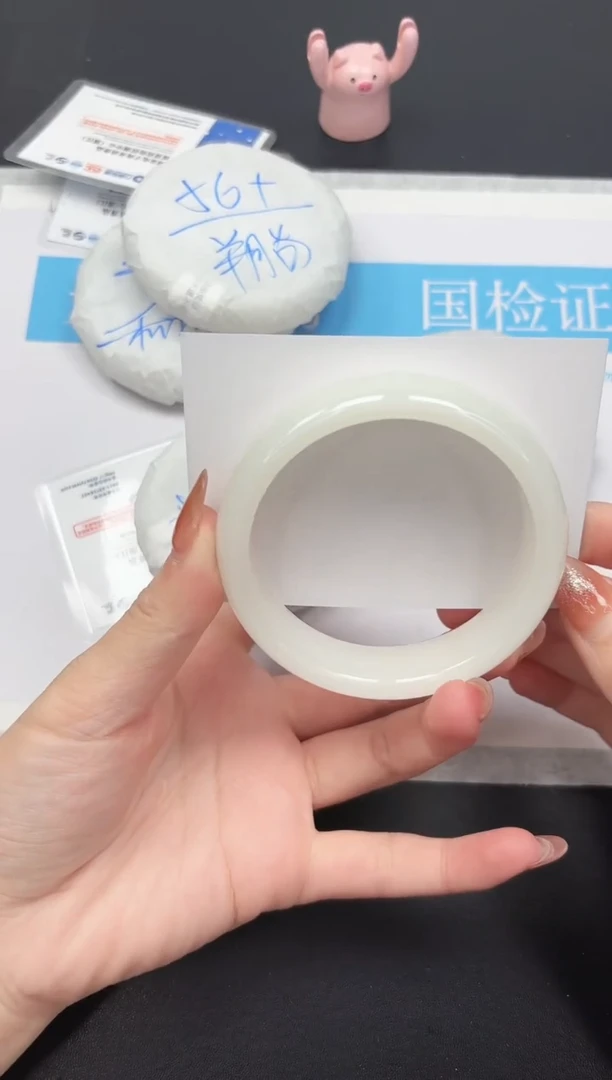 未镶嵌手镯石英质玉72-62.4BYG K