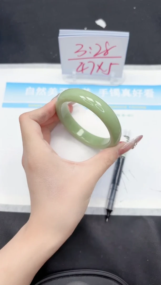 【闪购商品】石英质玉手镯未镶嵌392-58.5