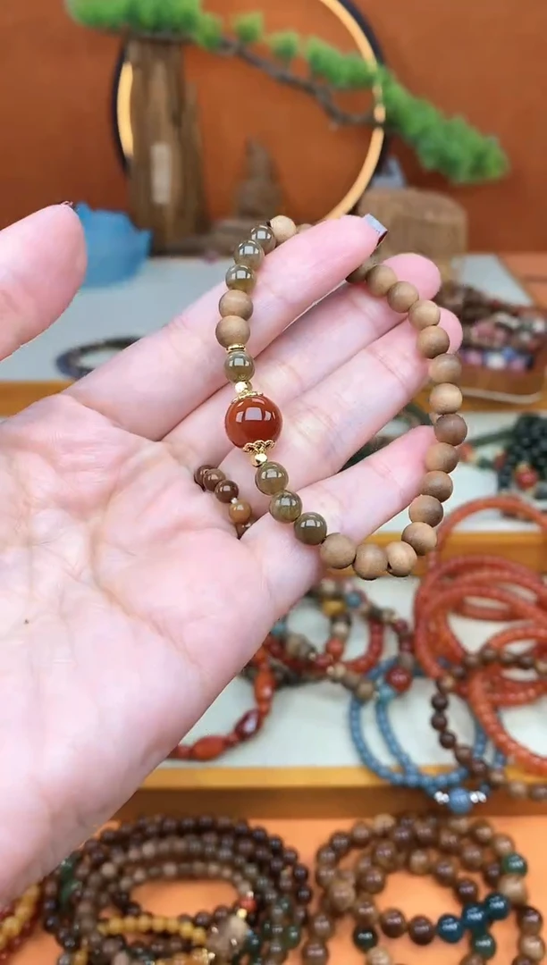 【闪购商品】檀香木手串未镶嵌单圈老山檀黑肉南红且末糖手串