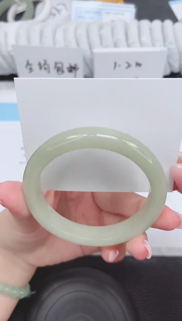 未镶嵌手镯石英质玉186-62.7