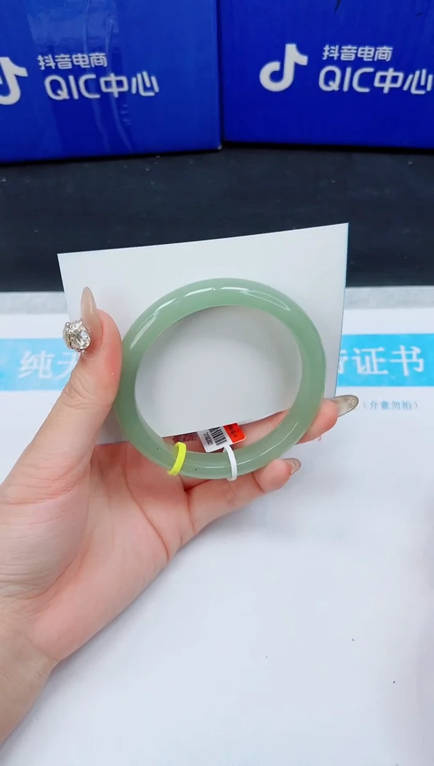 未镶嵌手镯石英质玉D56-60/61