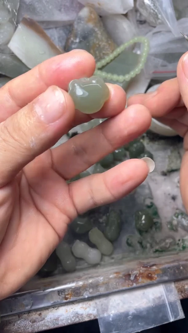 颈饰未镶嵌和田玉01