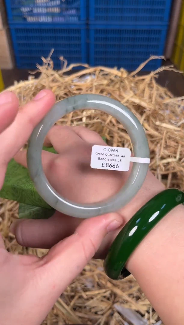 未镶嵌手镯石英质玉C0966