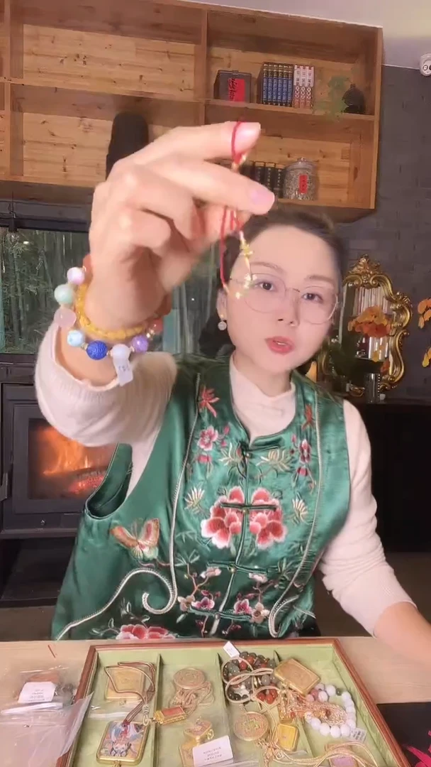 葫芦红绳--------