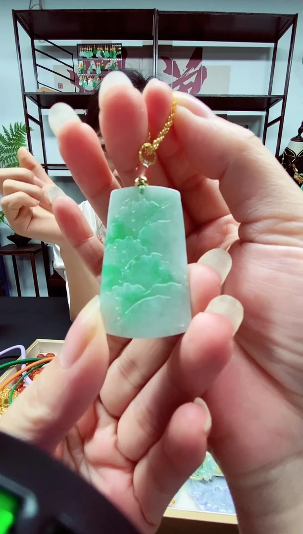 翡翠未镶嵌吊坠(不含链)翡翠吊坠