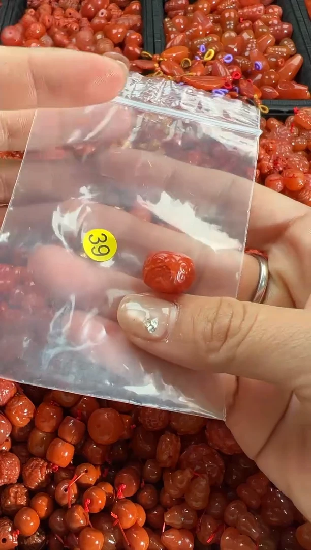 【闪购商品】南红玛瑙颈饰未镶嵌1