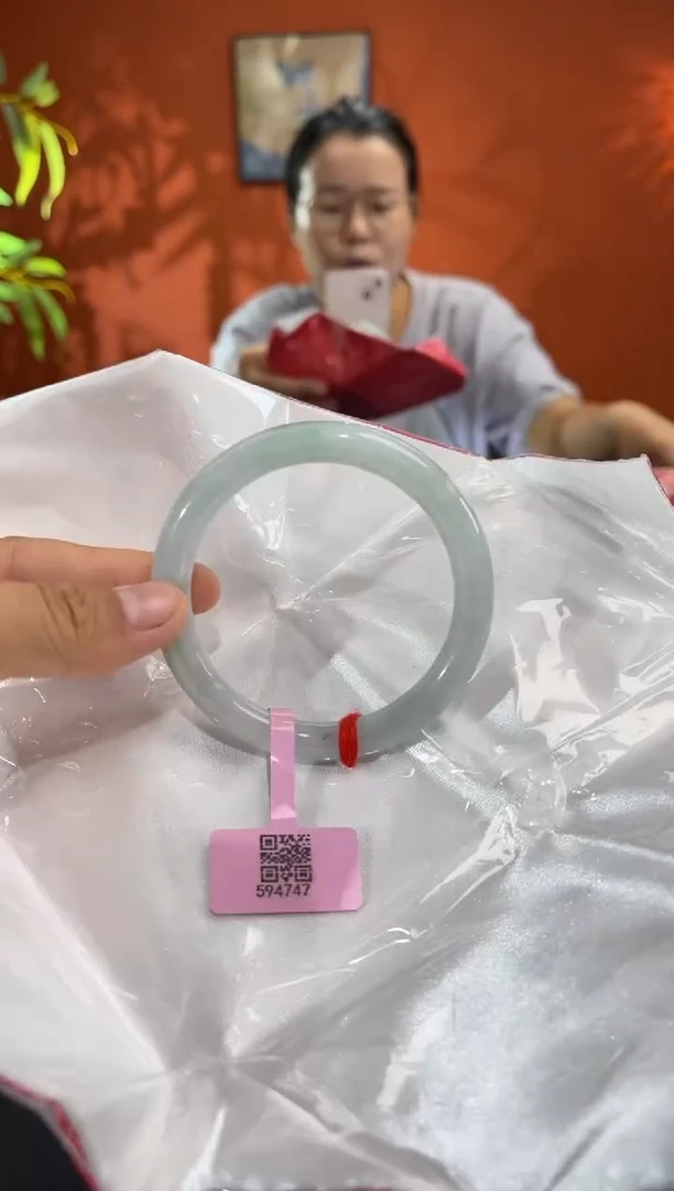 未镶嵌手镯翡翠翡翠手镯