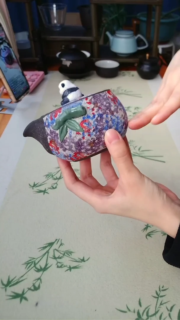 陶 矿砂 手抓熊猫宝瓶-