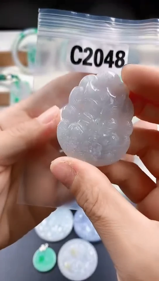 颈饰未镶嵌翡翠天然翡翠吊坠挂件
