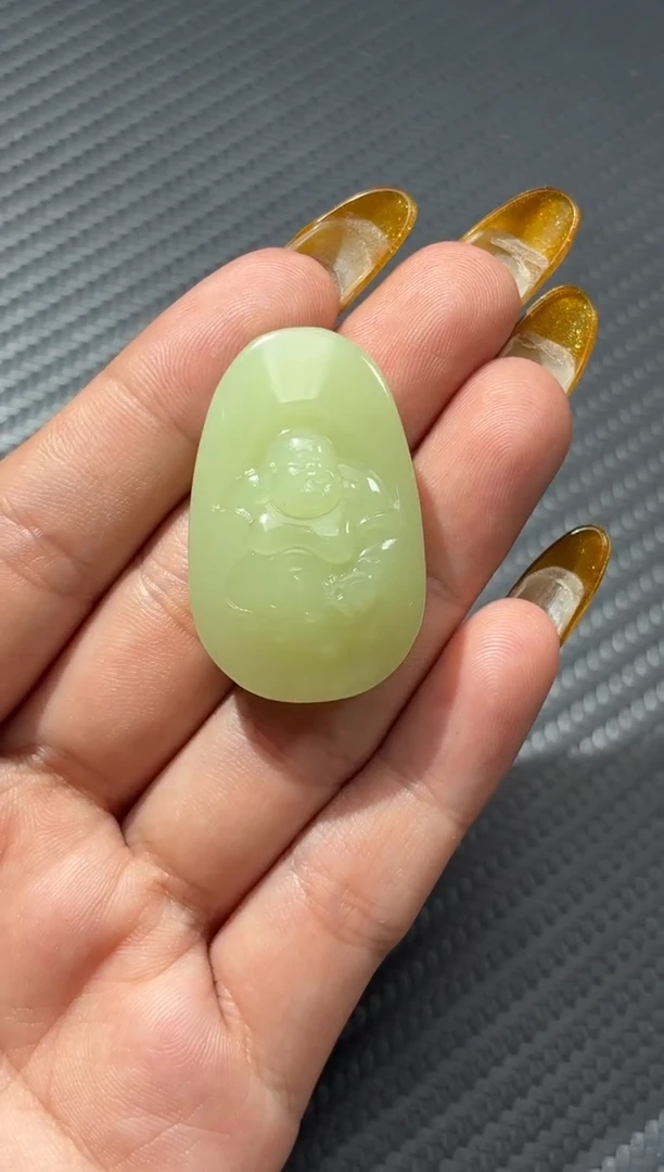 颈饰未镶嵌和田玉（黄玉）若羌黄口佛公吊坠微色差