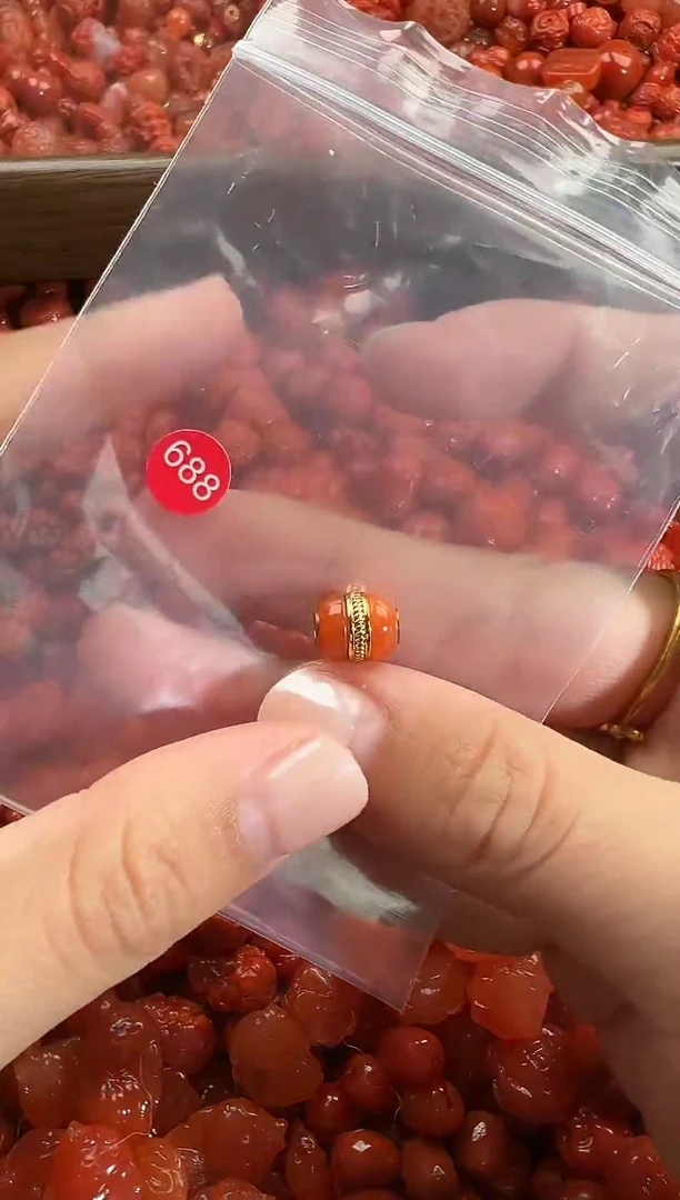 颈饰未镶嵌南红玛瑙1