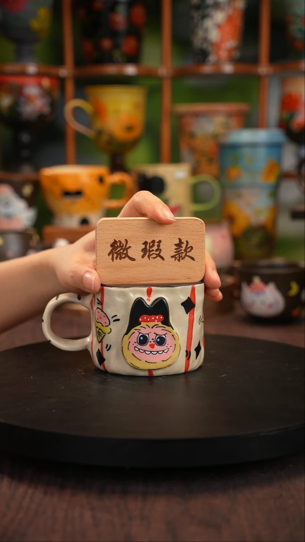 景德镇釉下彩手绘拉布布微瑕