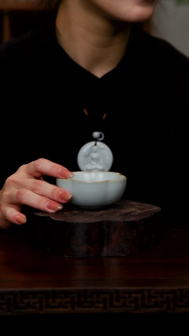 杯稀**草矮梅花杯1只（本场直播间专享钜惠）