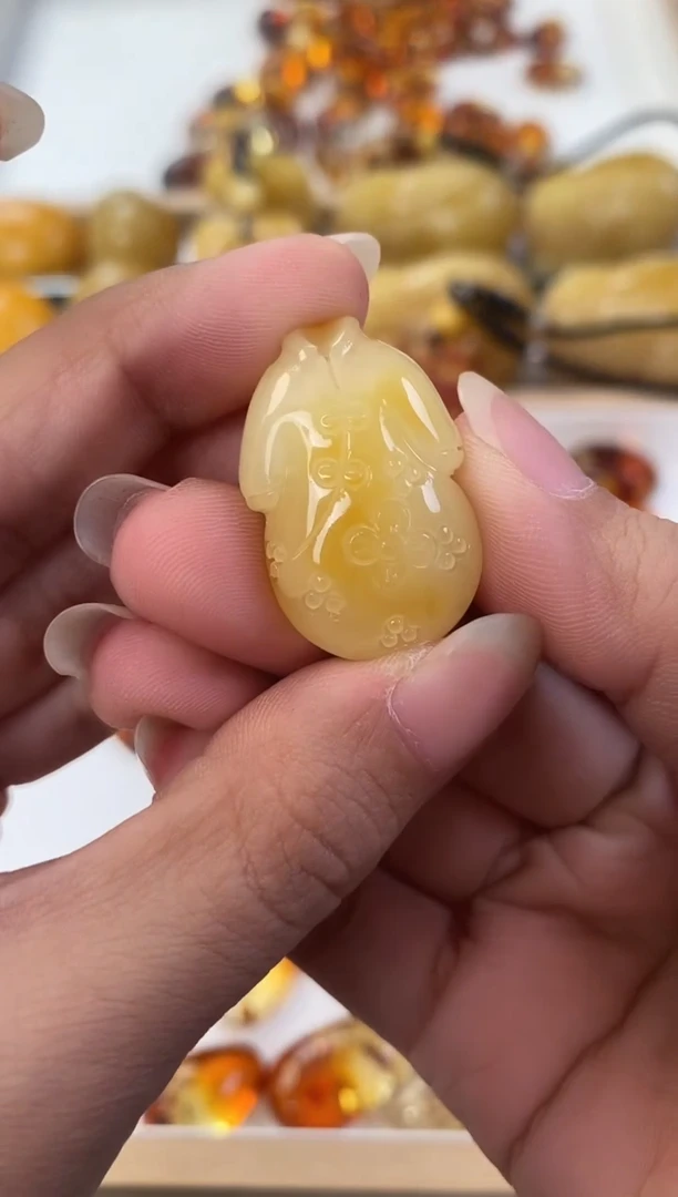未镶嵌琥珀裸石天然琥珀蜜蜡
