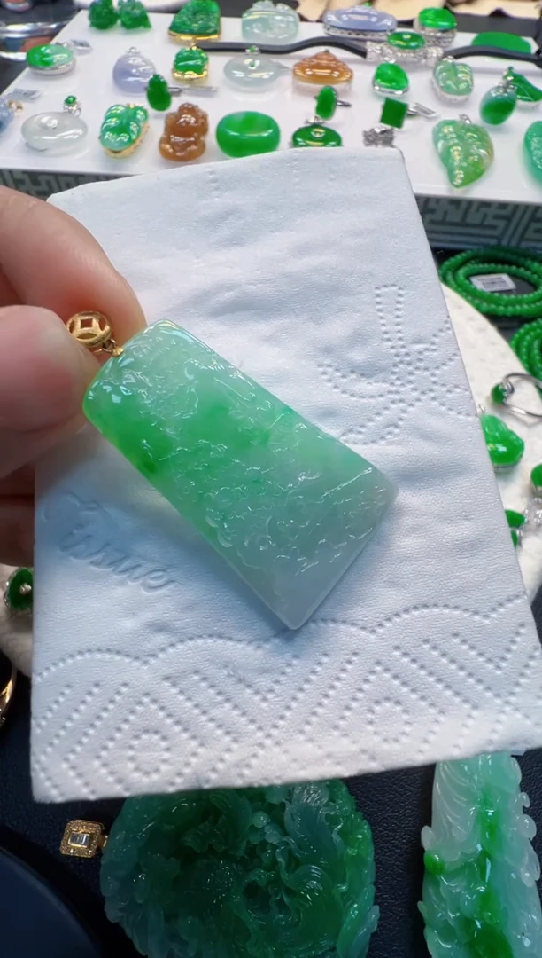 翡翠18K金镶嵌吊坠(不含链)1680款