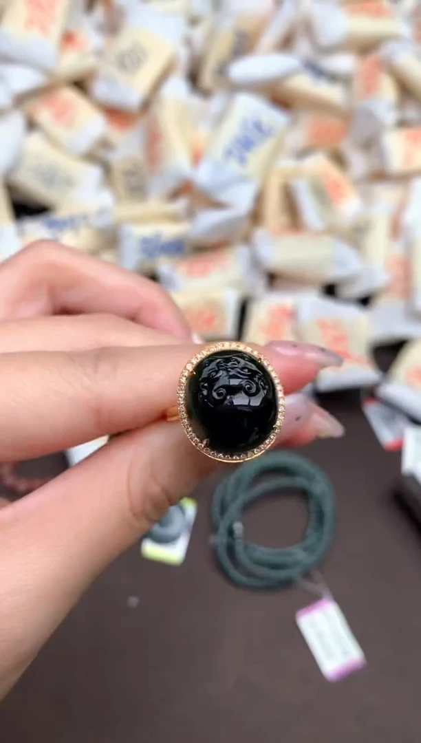 【闪购商品】翡翠戒指18K金镶嵌一