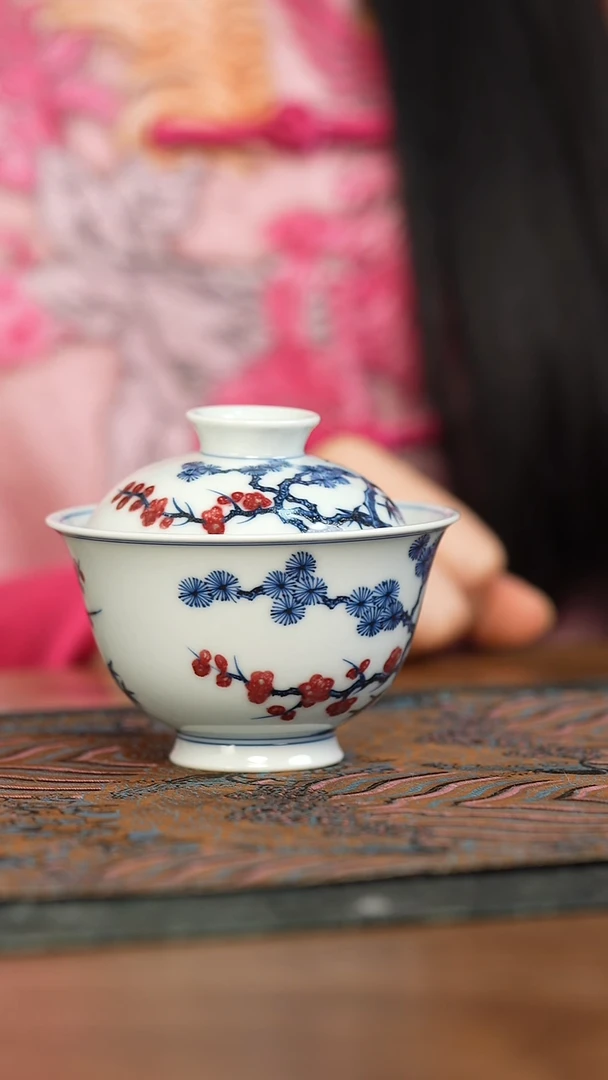 【闪购商品】阳春白雪 釉里红松竹梅盖碗