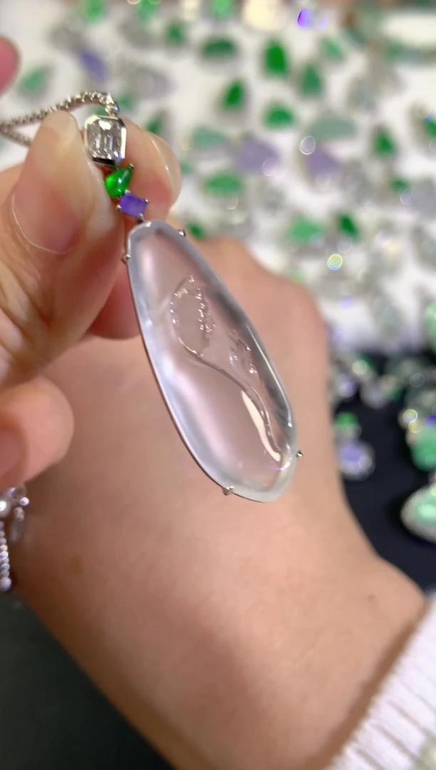 吊坠(不含链)18K金镶嵌翡翠用****9C03|88000