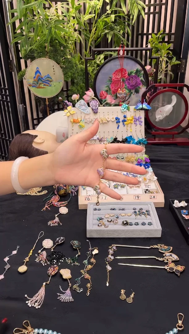 织绣琳**妞非遗苏绣手工饰品