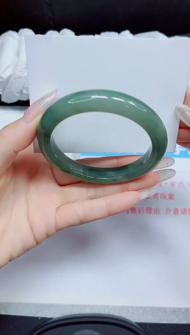 石英质玉手镯未镶嵌119.