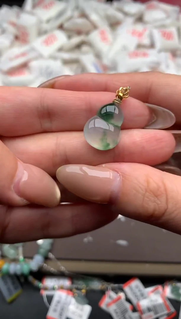 【闪购商品】翡翠颈饰18K金镶嵌一