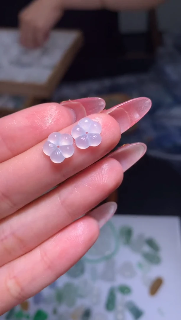 未镶嵌定制翡翠一对花花