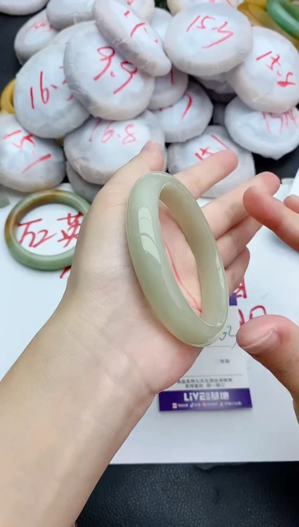 未镶嵌手镯石英质玉161+62/63