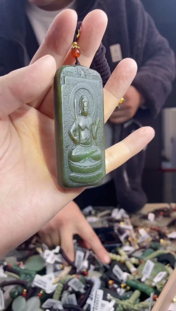 颈饰未镶嵌和田玉1