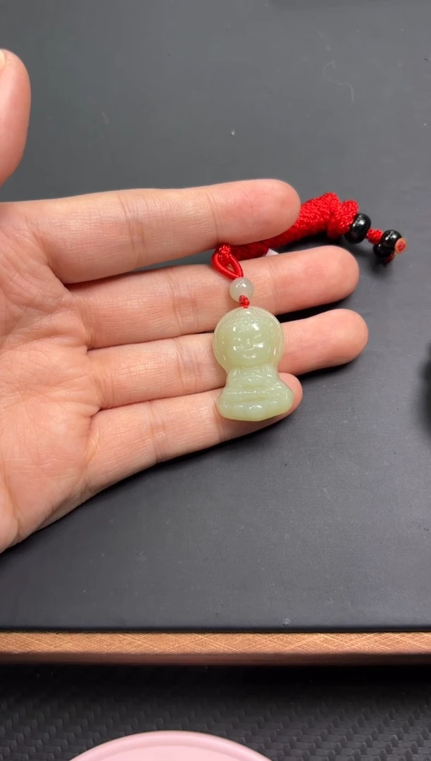 【闪购商品】和田玉吊坠(赠链)未镶嵌且末微色差近矿吊坠