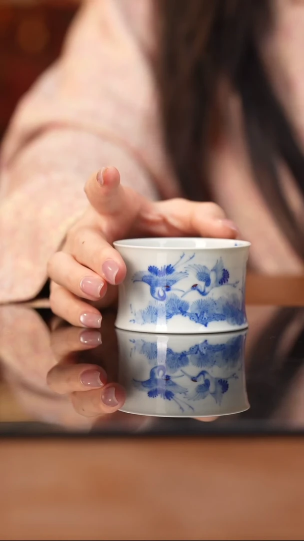杯看山柴窑青花仙鹤
