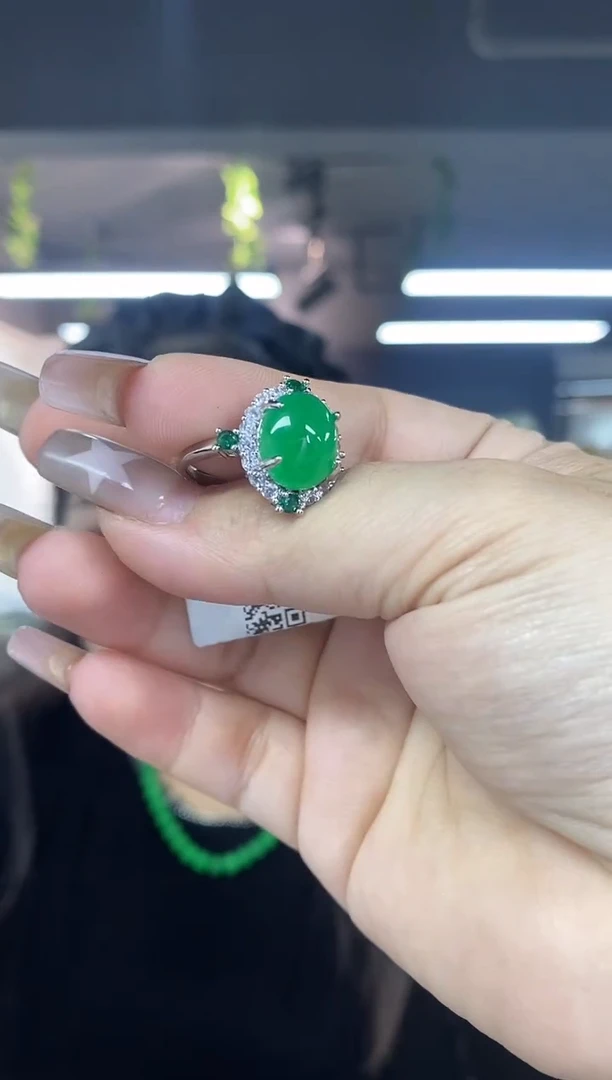 翡翠戒指未镶嵌多样性发其一颜色微差