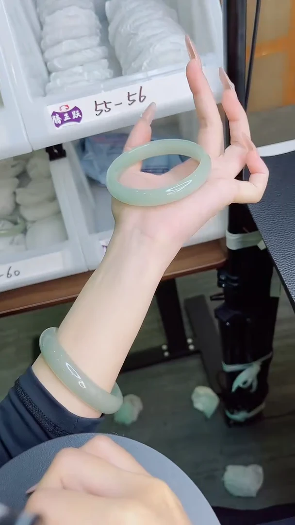 未镶嵌手镯石英质玉15-62