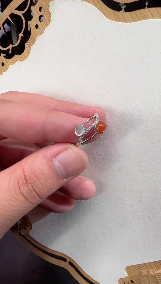 【闪购商品】翡翠颈饰未镶嵌牌子