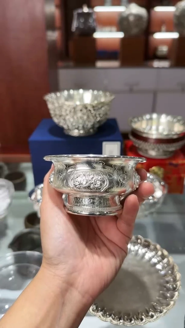 大*足银手工精工八宝錾刻主人杯中号