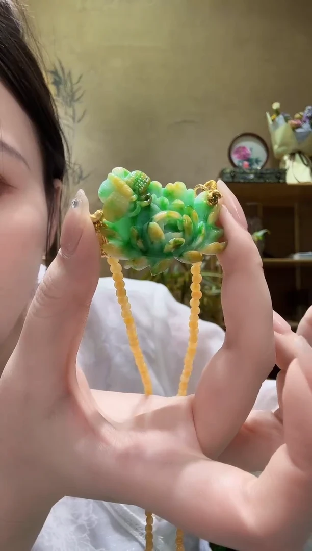 颈饰未镶嵌翡翠吊坠