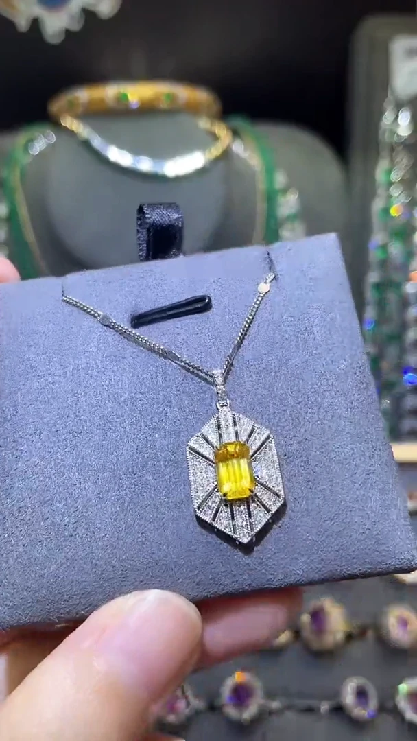 彩色蓝宝石吊坠(不含链)18K金镶嵌黄蓝宝1.63ct