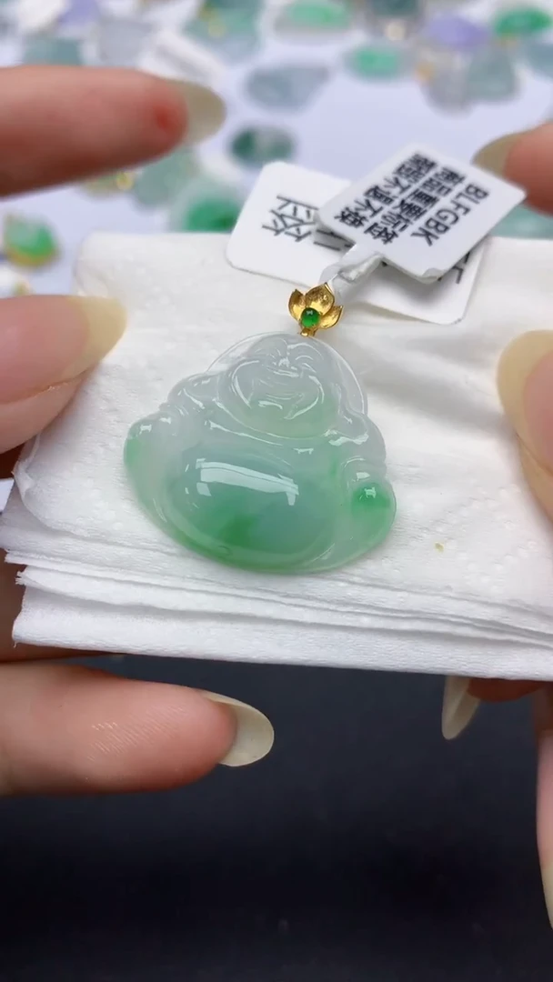颈饰18K金镶嵌翡翠天然缅甸a货翡翠百元以上9元证书费自理