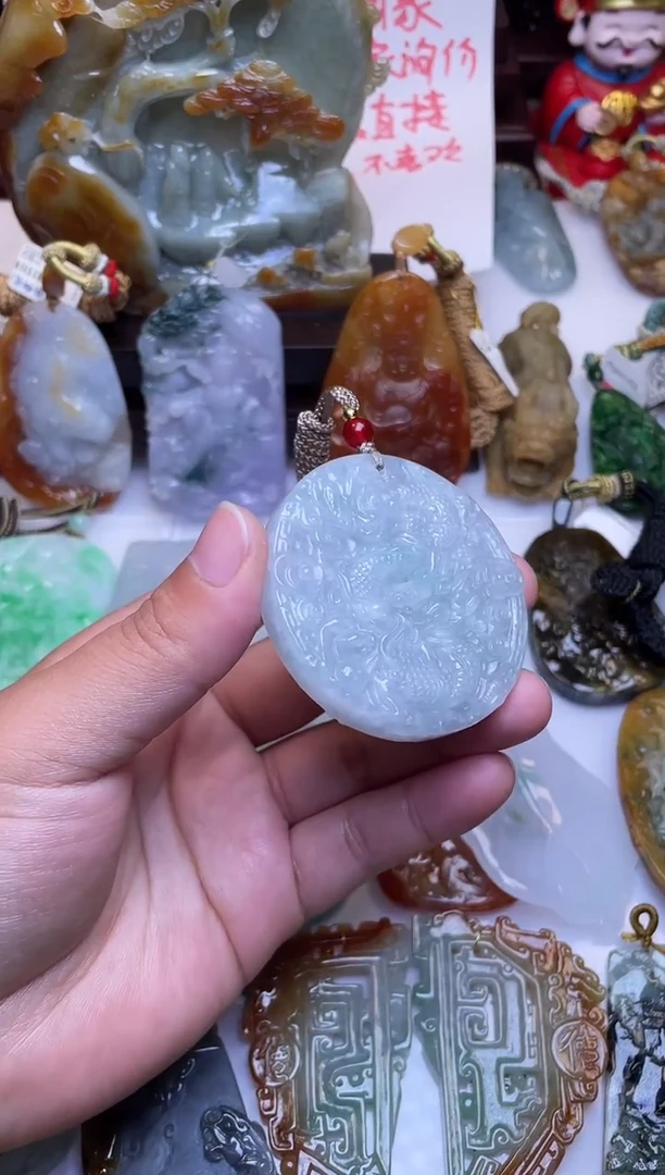 颈饰未镶嵌翡翠1