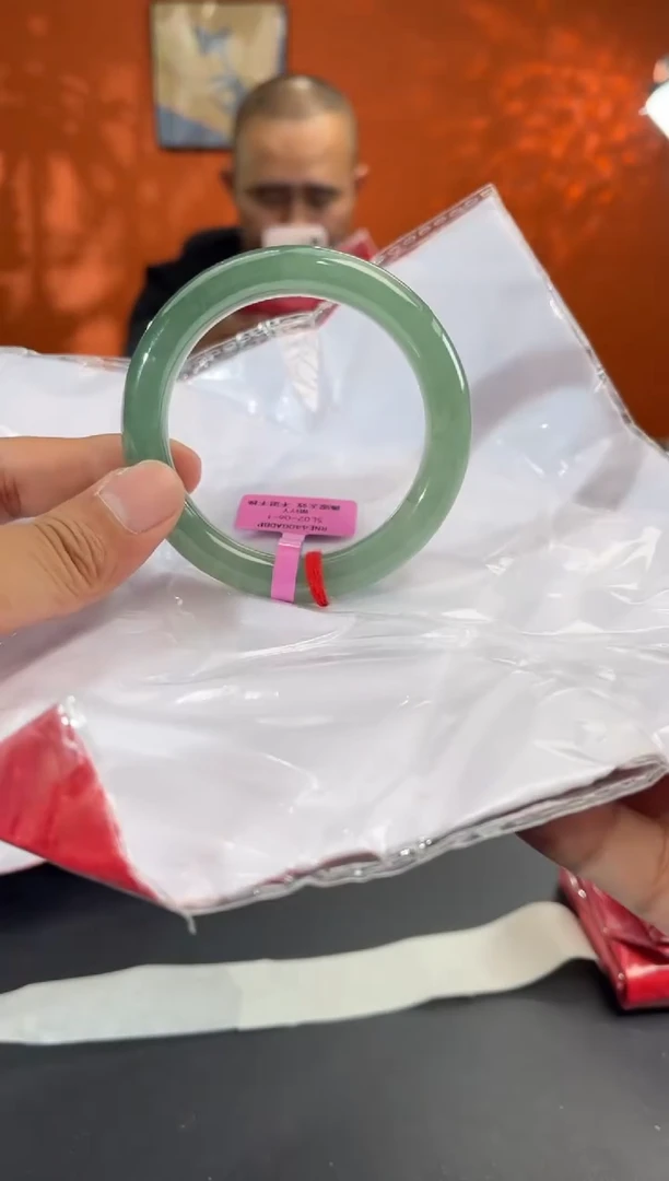 未镶嵌手镯翡翠4