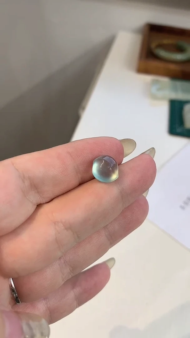 未镶嵌蛇纹石玉颈饰露珠