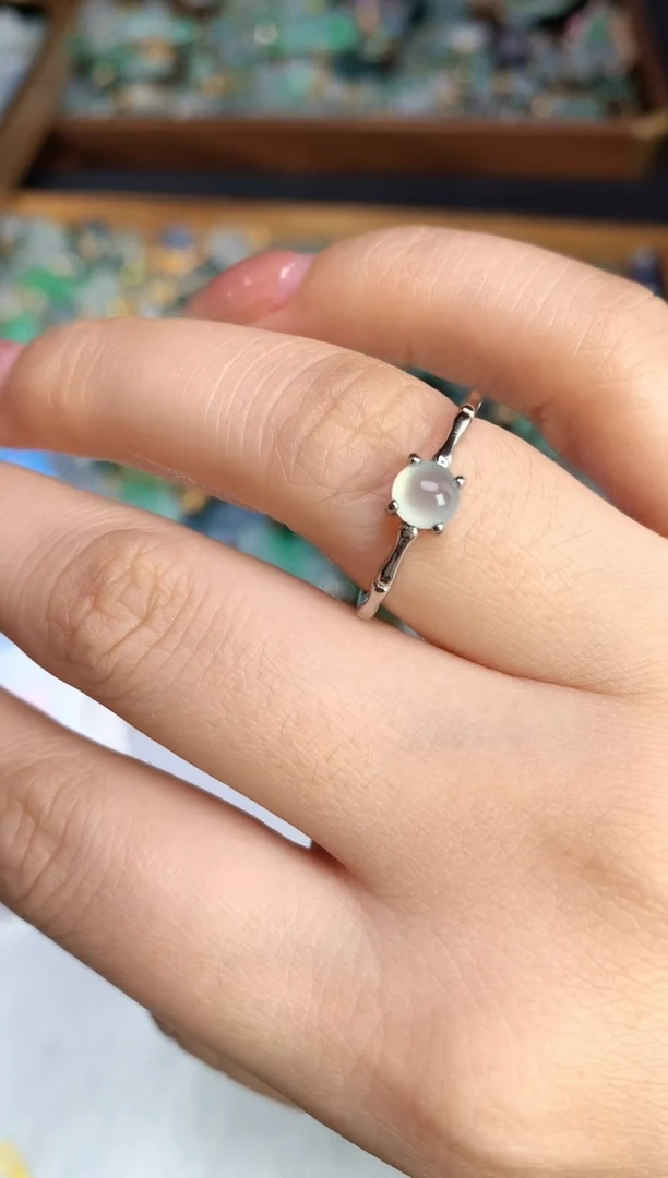 颈饰银S925镶嵌翡翠九**?25112901