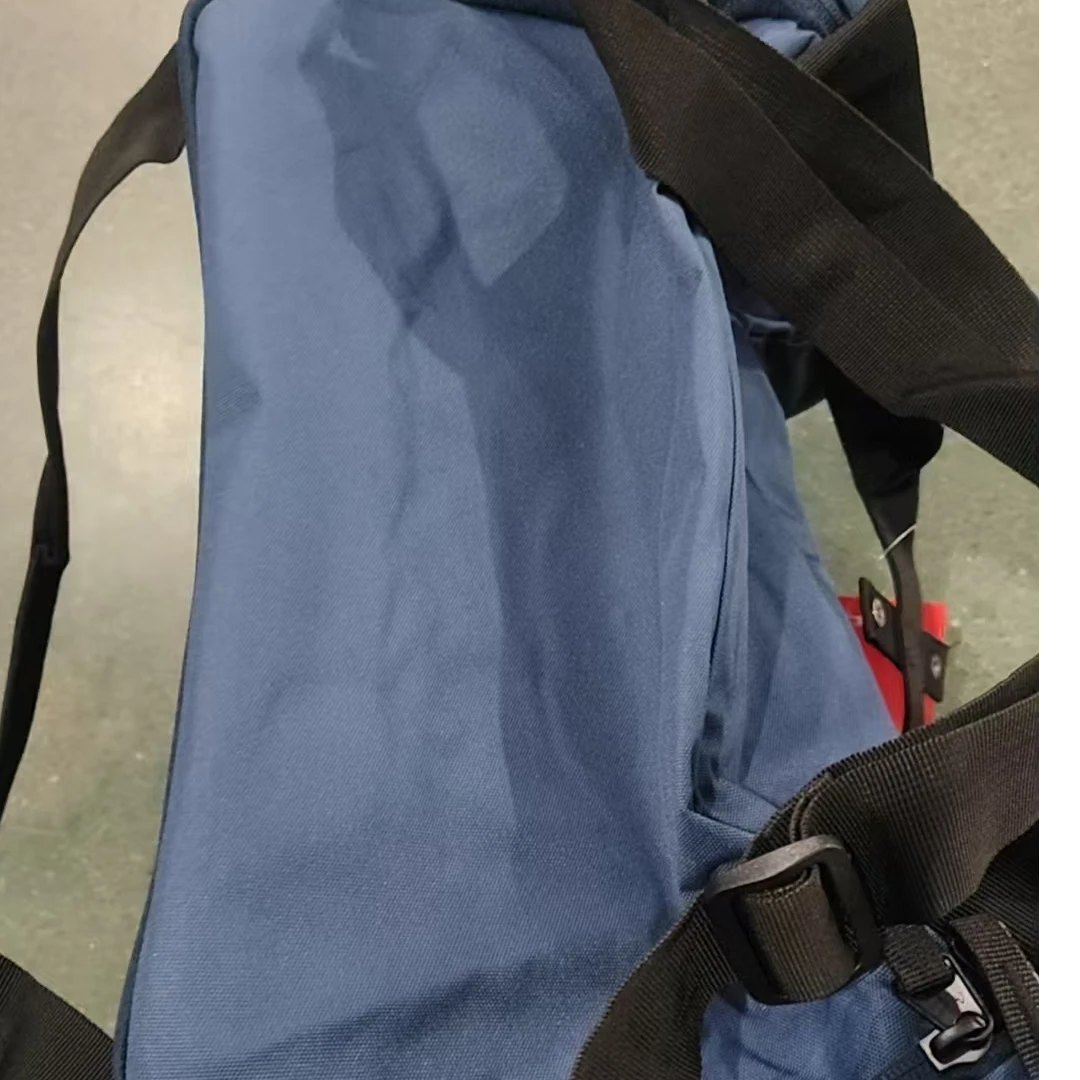 藏蓝黑拼接色高品质户外运动包健身包旅行包发1