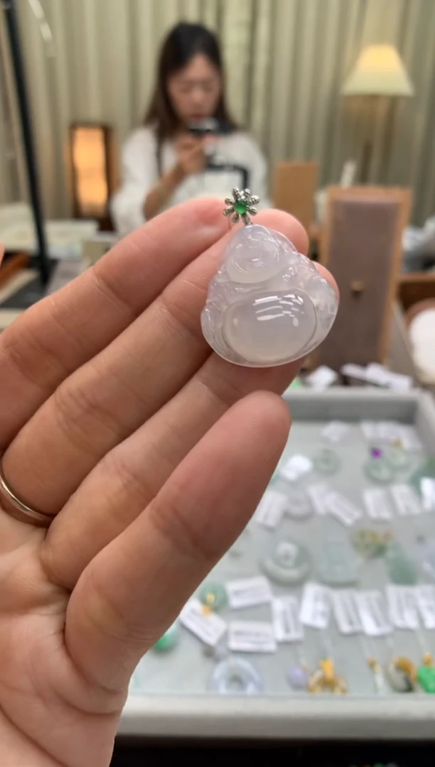 翡翠18K金镶嵌颈饰佛公
