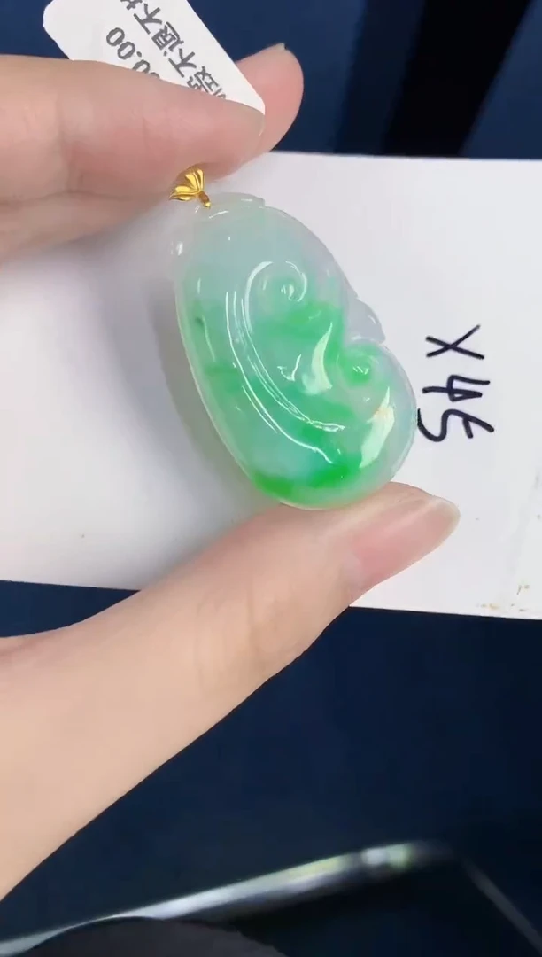 颈饰18K金镶嵌翡翠天然翡翠缅甸A货