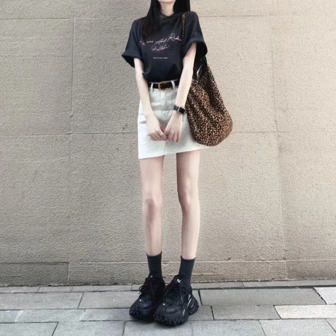 甜美夏季校园风减龄轻熟印花短袖上衣休闲宽松短袖T恤+短裙两件套