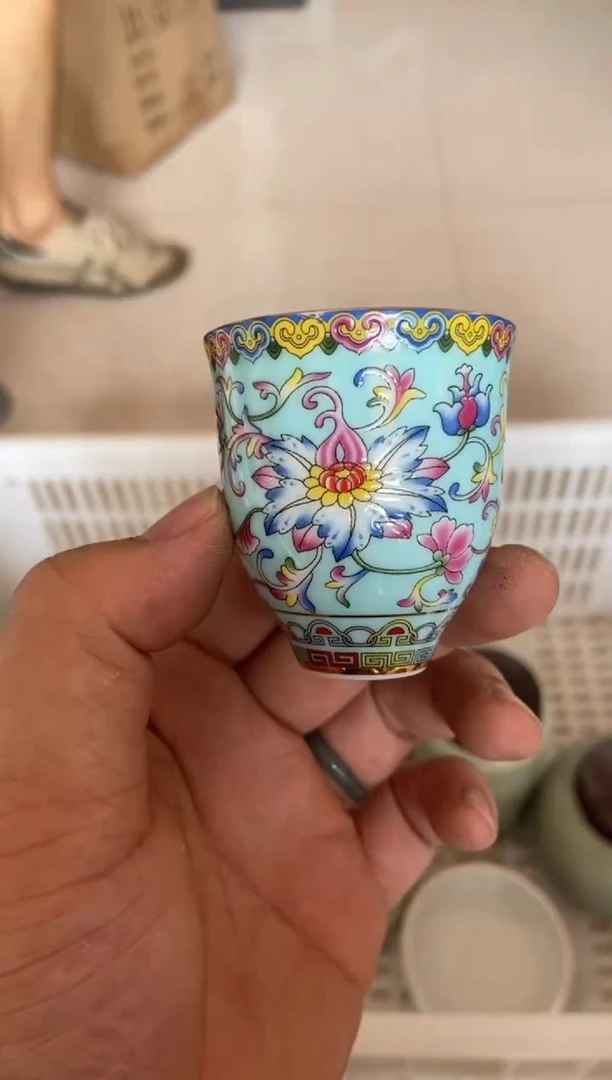 摄影的产品有使用过的痕迹有点脏介意勿拍