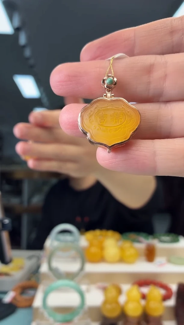 琥珀颈饰银S925镶嵌吊坠